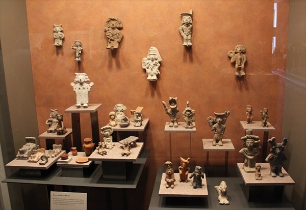 173 -Зал ацтеков. Керамика